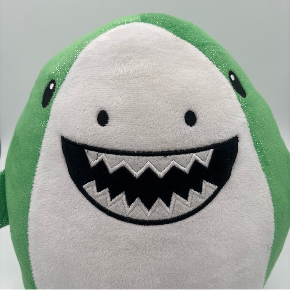 SHAWN THE SHARK 12” Sparkly Green Expressive Made By Fun Express Item No. 139606 - Picture 3 of 13